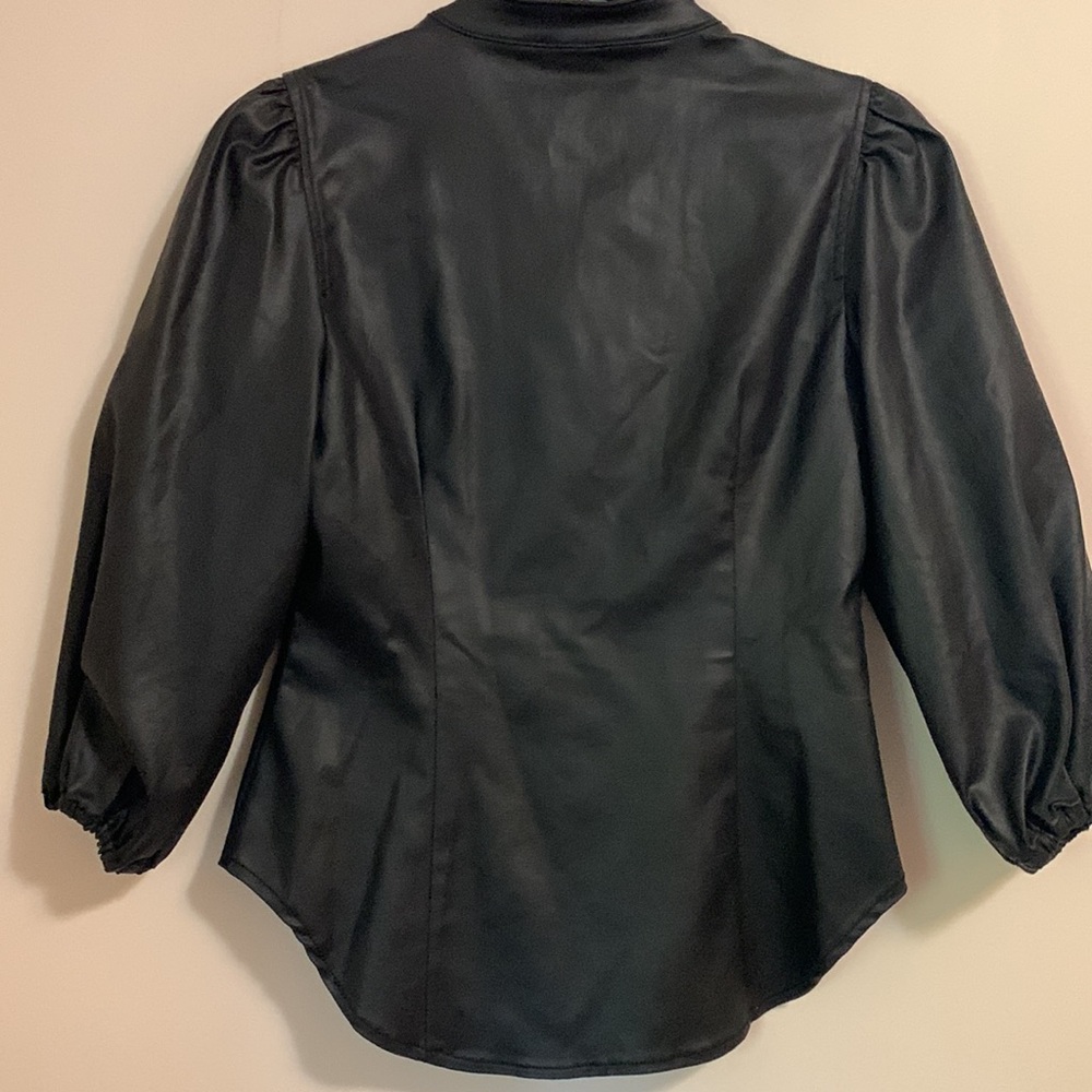 WHBM classy top - Picture 2 of 6